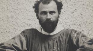 Gustav Klimt mit Malwerkzeug, 1902 © Privatbesitz