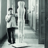 Joannis Avramidis mit Große Figur in der Fritz Wotruba-Klasse an der Akademie der bildenden Künste Wien, 1953 © Atelier Joannis Avramidis, Wien/Foto: Herbert Hohl