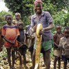 Junge mit seinem Holzroller, Grenzgebiet Kongo/Ruanda © Leopold Museum