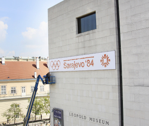 Schriftinstallation "Sarajevo '84" von Marko Lulic 04 © Leopold Museum, Wien
