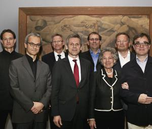 Im Bild v.l.n.r.: Stefan Kutzenberger (Kurator), Ivan Ristic (Kurator), Franz Smola (Museologischer Direktor, interim.), Josef Ostermayer (Bundesminister für Kunst und Kultur), Christian Strasser (Direktor MuseumsQuartier), Elisabeth Leopold (Kuratorin u © Leopold Museum/APA-Fotoservice/Rossboth