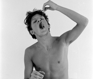 Jan Fabre, Tea-hangover (1980) Black & white photo print, 25 × 16 cm © Angelos bvba Photo: Marc Gubbels