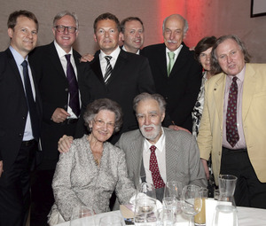 Rudolf Leopold Frau Elisabeth Klaus Pokorny Carl Aigner Peter Weinhäupl Leopold Birstinger und Gattin Manfred Siems © Leopold Museum/APA-Fotoservice/Schedl