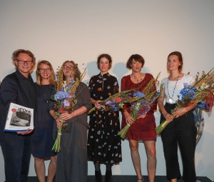 Feierliche Eröffnung der Ausstellung "Machen Sie mich schön, Madame d'Ora!" im Leopold Museum. v.li.n.re: Hans-Peter Wipplinger (Direktor, Leopold Museum), Anita Halbartschlager (Leopold Museum), Monika Faber und Magdalena Vukovic (Ausstellungskuratorinne © Leopold Museum, Wien | Foto: APA/Richard Tanzer