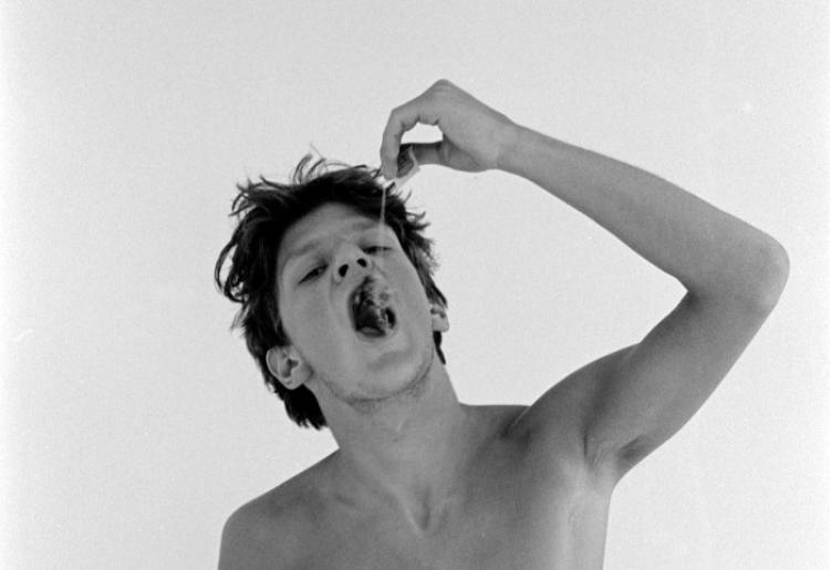 Jan Fabre, Tea-hangover (1980) Black & white photo print, 25 × 16 cm © Angelos bvba Photo: Marc Gubbels