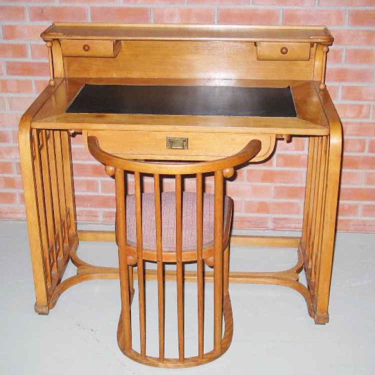Josef Hoffmann  Ausführung: Werkstätte Jacob & Josef Kohn | Schreibtisch und Stuhl | um 1907 © Leopold Museum, Wien, Inv. 4342