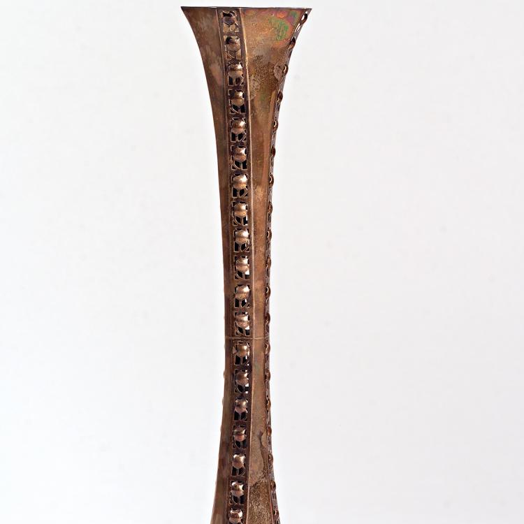 Josef Hoffmann  Ausführung: Wiener Werkstätte | Stangenvase mit neuem Glaseinsatz © Leopold Museum, Wien, Inv. 4542