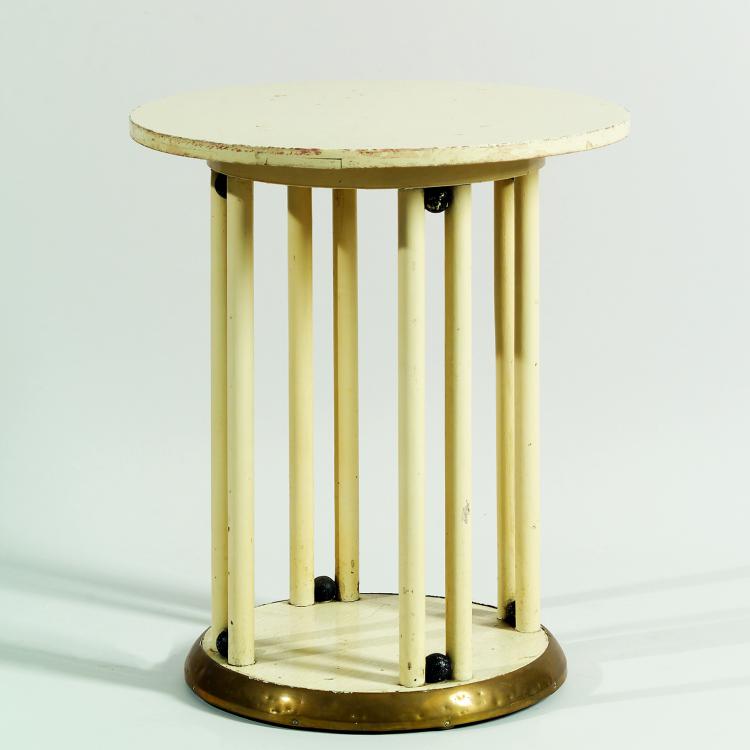 Josef Hoffmann Ausführung: Werkstätte Jacob & Josef Kohn | Runder Tisch aus der Garnitur für das Kabarett Fledermaus | 1909 © Leopold Museum, Wien, Inv. 4633 1