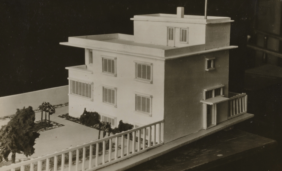 Anonymer Fotograf, Architekturmodell nach Emil Pirchans Entwurf für  sein eigenes Landhaus (Solomite-Haus 1), um 1925 © Sammlung Steffan/Pabst, Zürich, Foto: Sammlung Steffan/Pabst, Zürich © Nachlass Emil Pirchan, Sammlung Steffan/Pabst, Zürich