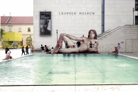 Ilse Haider, Mr.Big, Installation im Innenhof des MuseumsQuartiers, 2012 ©Courtesy Galerie Steinek, Wien